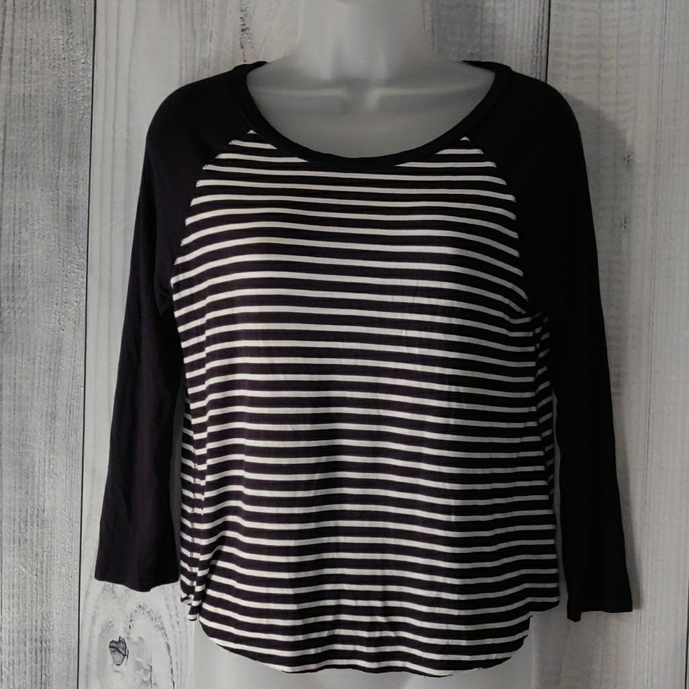 American Eagle soft and sexy t